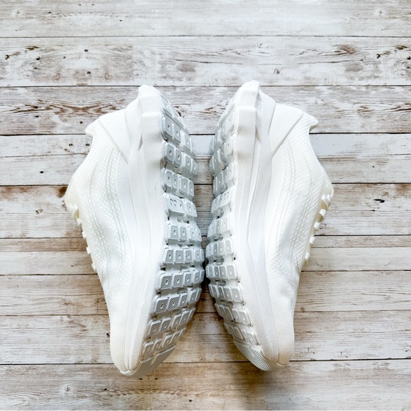 ALO Yoga Runner Shoes Sneakers White Size 8 NEW - Picture 8 of 16